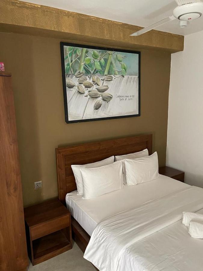 Spice Ella Hotel Eksteriør billede