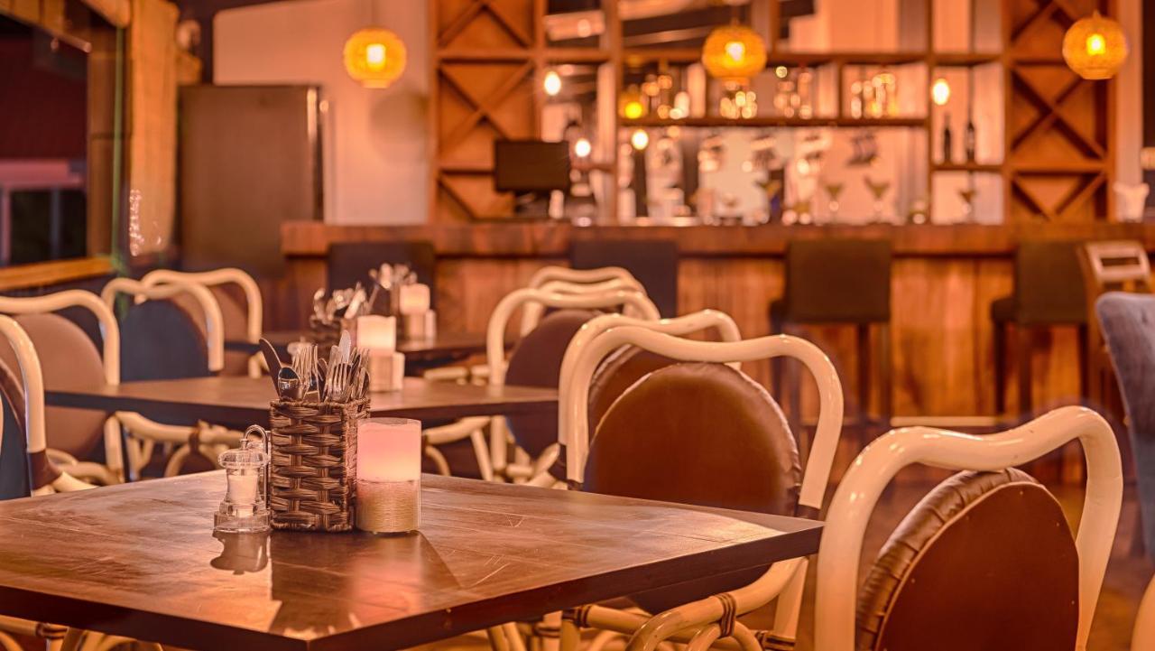 Spice Ella Hotel Eksteriør billede